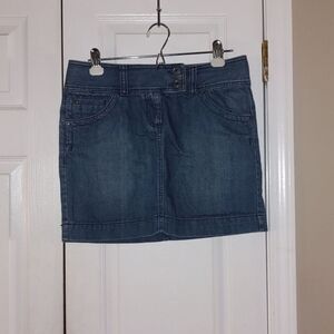 Ann Taylor  denim mini skirt Sz 4